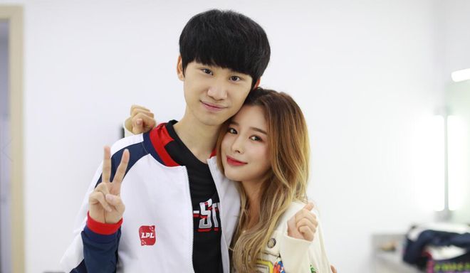 它吸引了无 它吸引了无